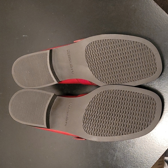 Naturalizer Red Leather w/Buckle Mules 7M - Picture 8 of 12